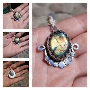 Labradorite PHASES OF THE Moon pendant